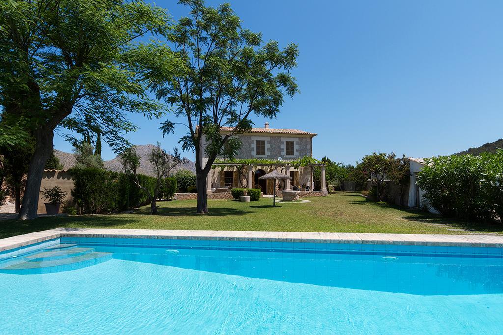 El Vila Hotel Pollenca Luaran gambar